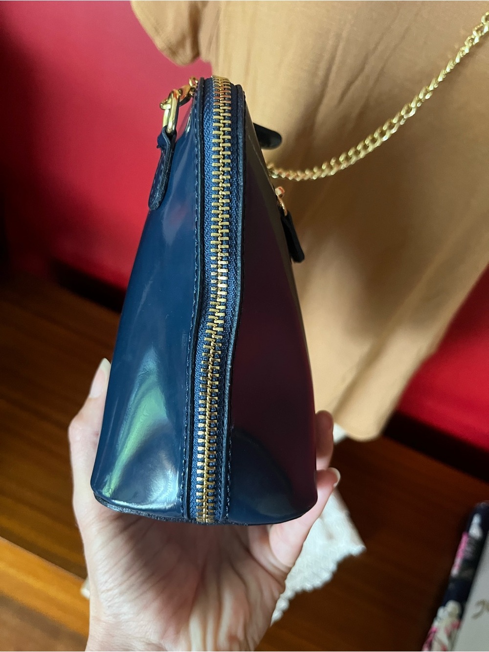 Like new Pratesi Navy Patent Leather Crossbody Bag - Picture 3 of 16